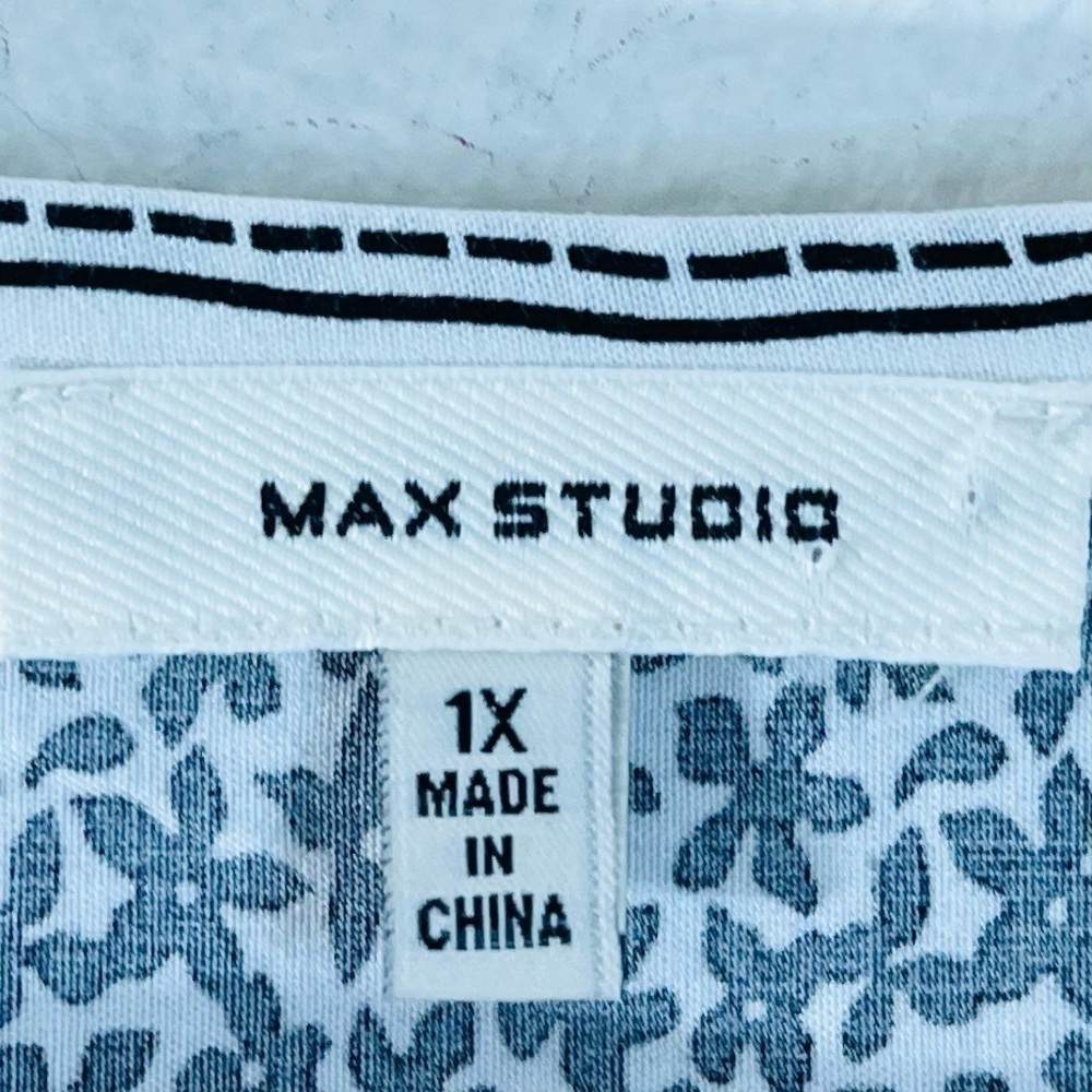 Max Studio Plus Size 1X Blouse Black/White Floral Long Sleeve Button Detail - Picture 3 of 10